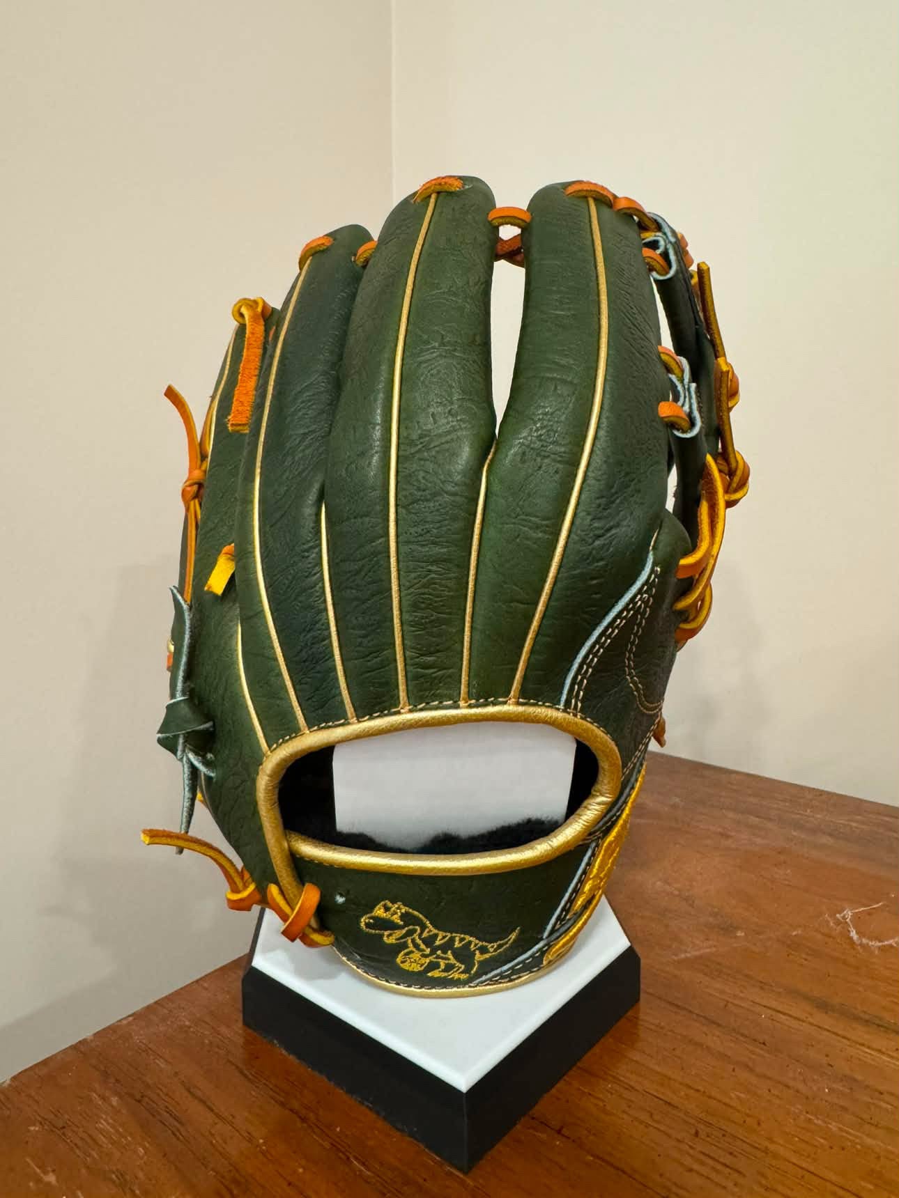 FIVE 5th Anniversary Dinosaur Limited Edition Baseball Glove 11.5" RHT Made in Japan