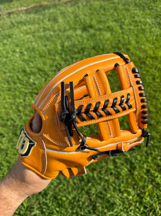 Wilson Staff Teddy D5 Orange w/ Black Lacing